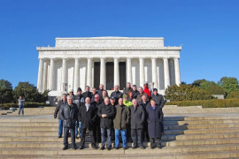 Brynäsdelegationen vid Lincolnmonumentet.