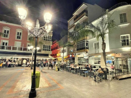 Posttorget i centrala Fuengirola är underbart på kvällarna.