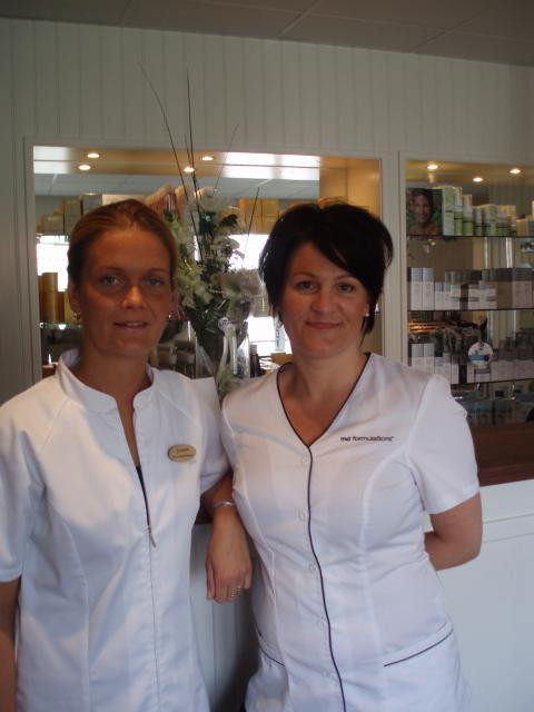 Jeanette Svedberg och Linda Dackell hälsa välkommen till kliniken i Gamla Gefle